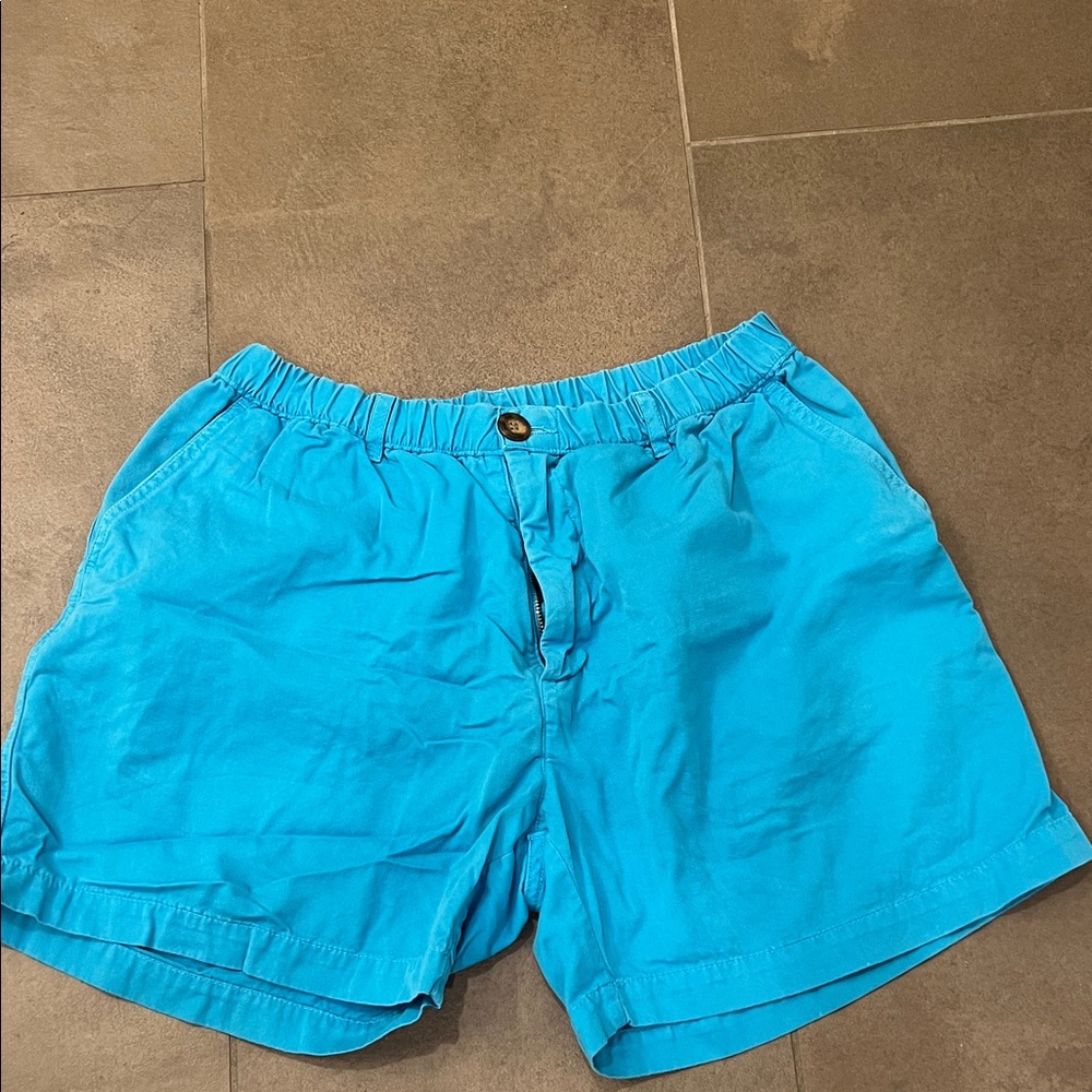 Chubbies Blue Flat Front Men's Shorts. Runs small, fits like MEDIUM